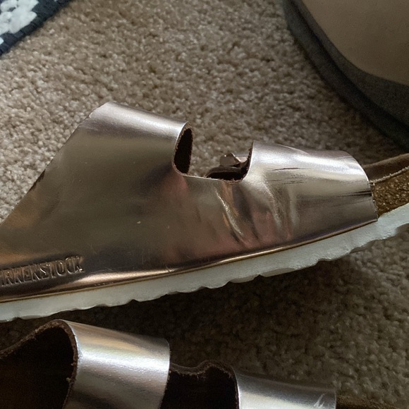 Metallic Bronze Arizona Birkenstocks size 10 - Picture 11 of 11
